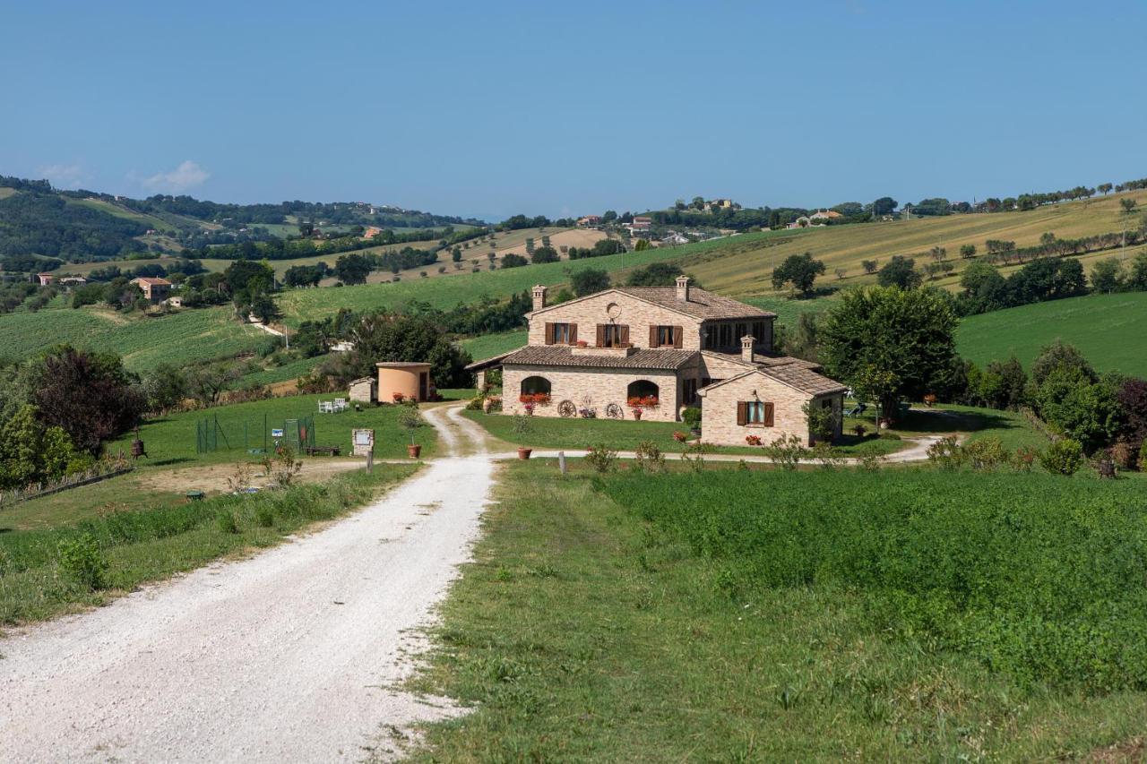 לינה וארוחת בוקר פוטנצה פיצ'נה Agriturismo Le Castella מראה חיצוני תמונה