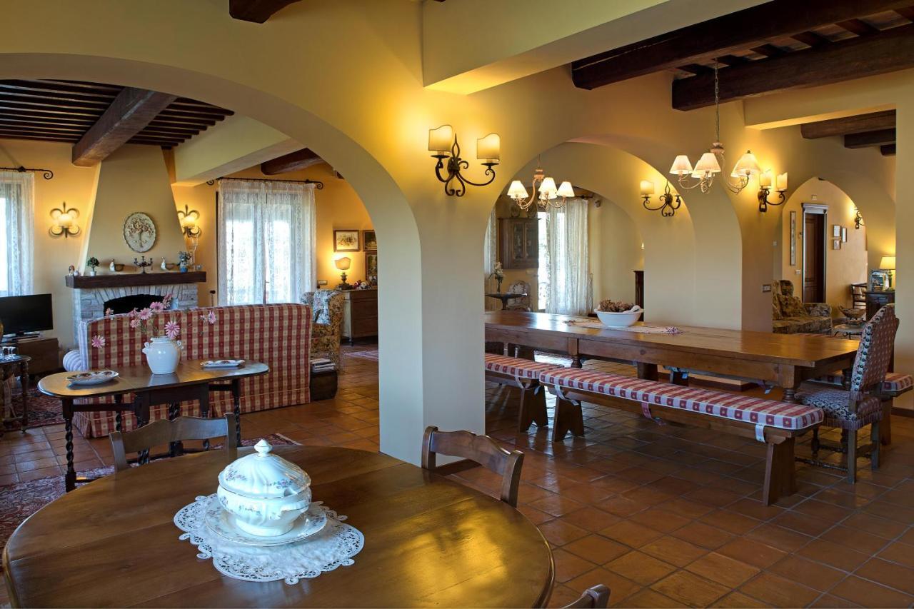 לינה וארוחת בוקר פוטנצה פיצ'נה Agriturismo Le Castella מראה חיצוני תמונה