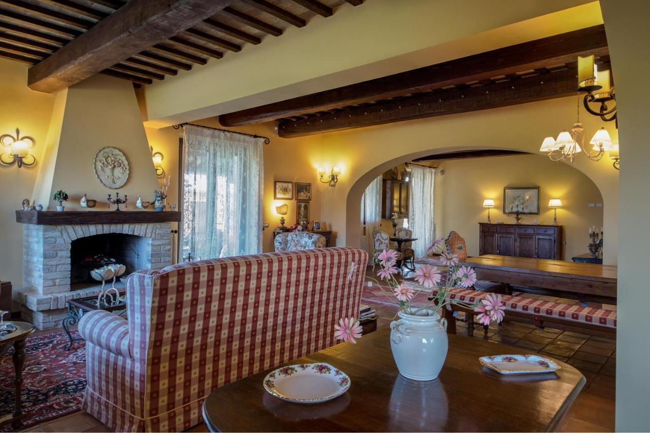 לינה וארוחת בוקר פוטנצה פיצ'נה Agriturismo Le Castella מראה חיצוני תמונה
